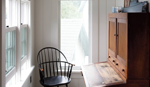 Lobstermen's ocean-front cottage in Midcoast Maine