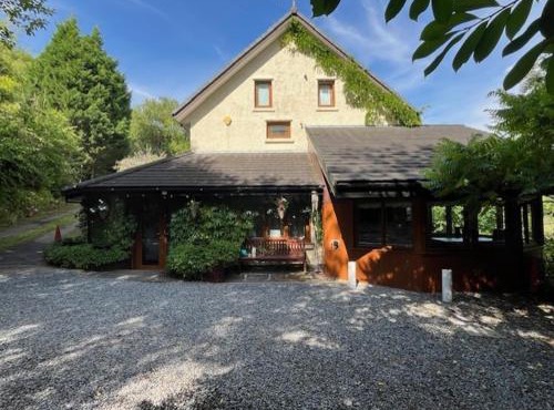 Local accommodation for motocycle off-road centres