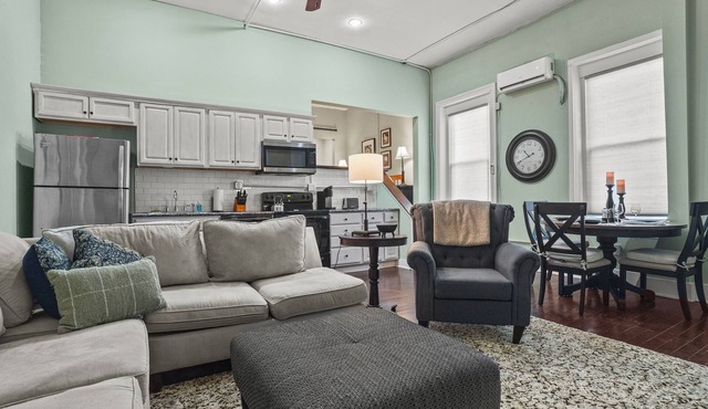 Local Discounts-Charming View of Downtown Newark