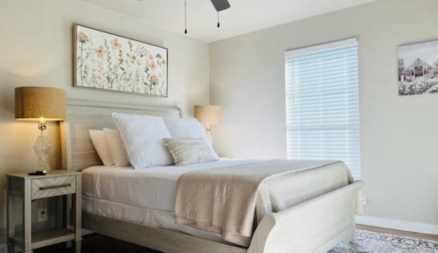 Local Host - The Pink Door - 2 Bedroom Home