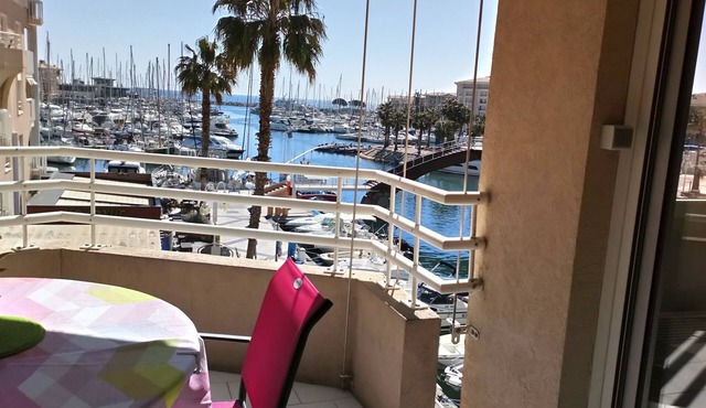 LOCATED APARTMENT IN PORT FREJUS