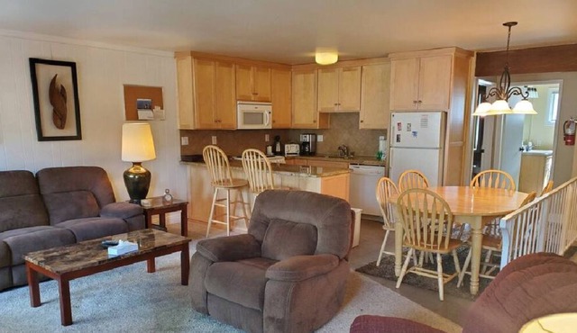 Located at Lakeview Villas complex, just minutes walking to The Village center, and down the road from Canyon Lodge.