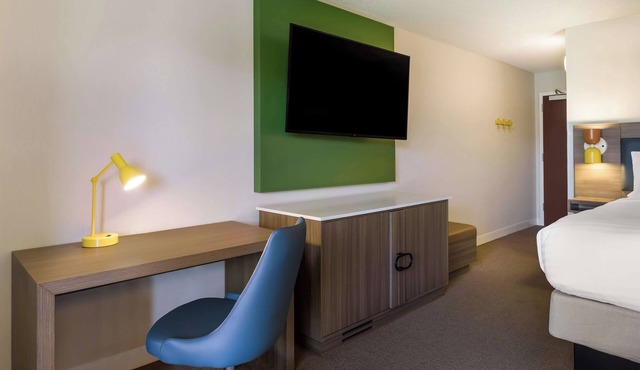 Located Close to Jack Drago Park, Pet-friendly, with Onsite Parking