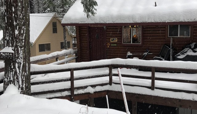 Located in a gated community just minutes from Dodge Ridge and Pinecreast Lake