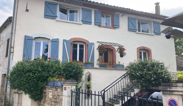 Located in a historic village, this room is ideal for seeing the region.