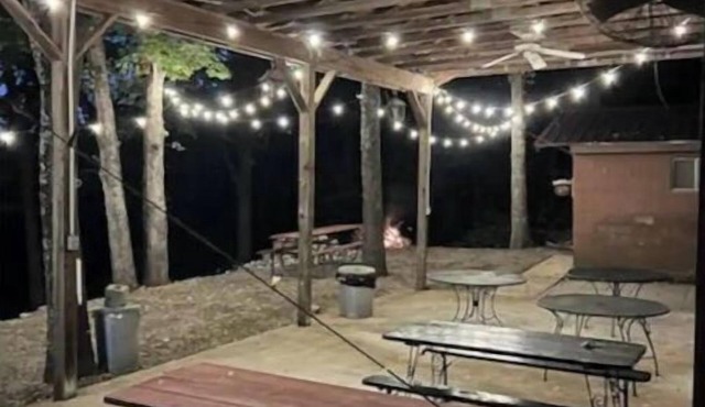 Located in between the entrances to Bennett Springs State Park on Highway 64