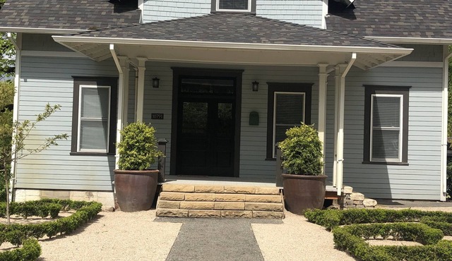 Located in Heart of Oregon Wine Country - 5 minutes from Champoeg Park