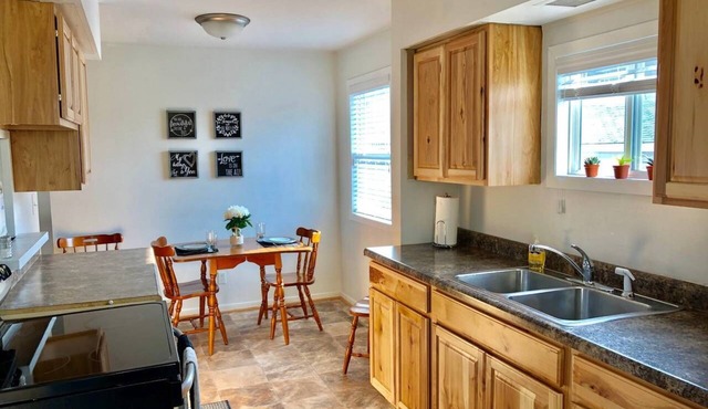 Located in Munising! Affordable 3 bedroom! Convenient for ice climbing & Skiing!