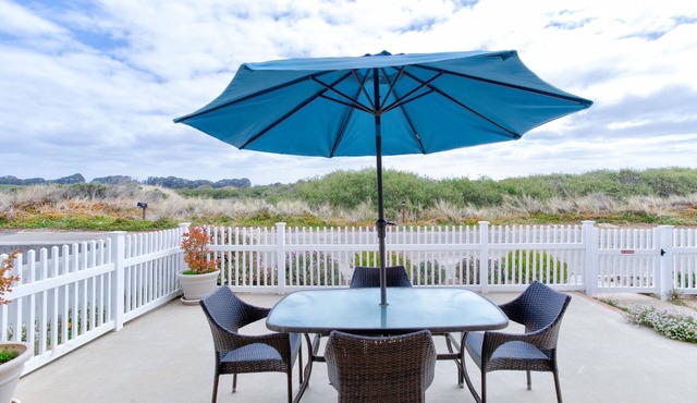 Located in Oceano in the California region, 1740 Laguna Drive Home has a patio. The air-conditioned accommodations is 1,650 feet from Pismo State Beach, and guests benefit from complimentary WiFi and private parking available on site.
