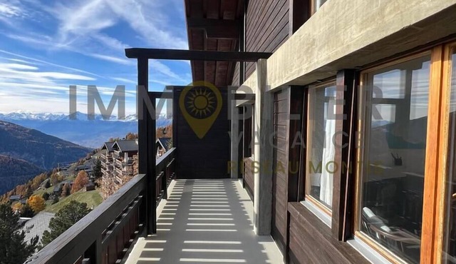 Located in the centre of Chandolin in a small residence, close to all amenities and the shuttle bus,