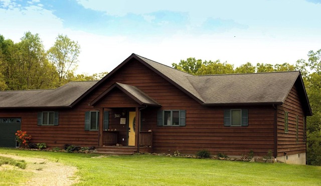 Located In The Foothills Of The Ozarks, Enjoy A Peaceful Setting At The Lodge.