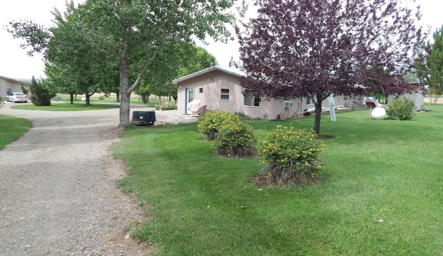 Located in the Fours Corners region close to world famous mountain biking areas