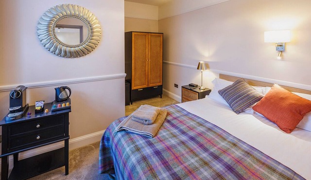 Located in the heart of Glossop in the High Peak, Westwood Boutique Aparthotel combines comfort with convenience. Set against the breathtaking backdrop of the Peak District.