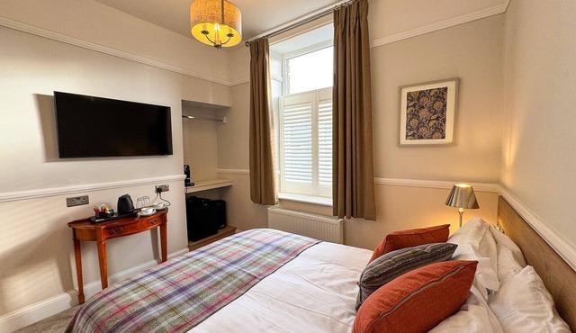 Located in the heart of Glossop in the High Peak, Westwood Boutique Aparthotel combines comfort with convenience. Set against the breathtaking backdrop of the Peak District.