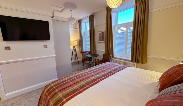 Located in the heart of Glossop in the High Peak, Westwood Boutique Aparthotel combines comfort with convenience. Set against the breathtaking backdrop of the Peak District.