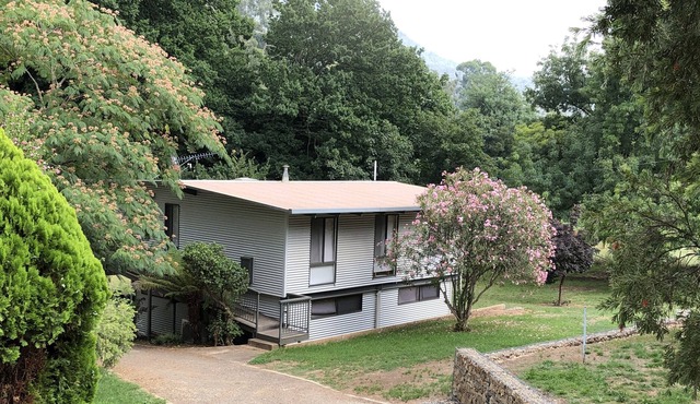 Located in the heart of Jamieson, Victoria