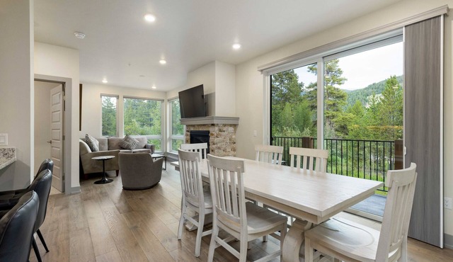 Located in the Heart of Keystone with Private Balcony and Mountain Views!