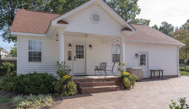 Located in the heart of Lexington Historic District
