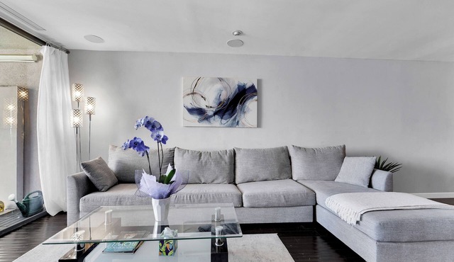 Located in West Hollywood . Walking distance to Sunset Strip and Entertainment.