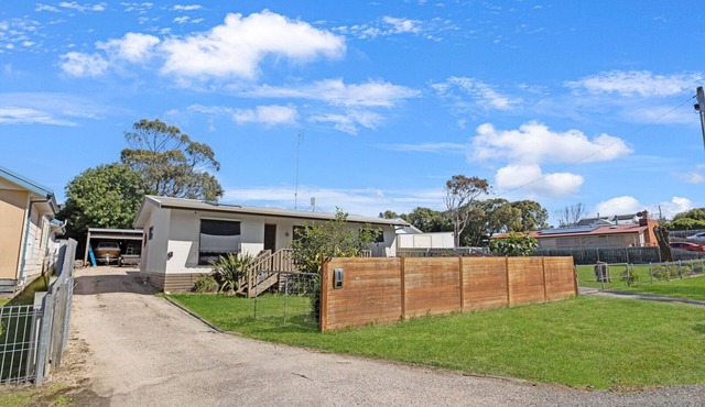 Located just a stone’s throw away from Lake Tyers and Water Wheel Tavern