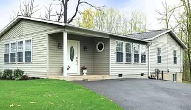 Located minutes from Penn State.newly renovated 3 bedroom/2 bathroom home