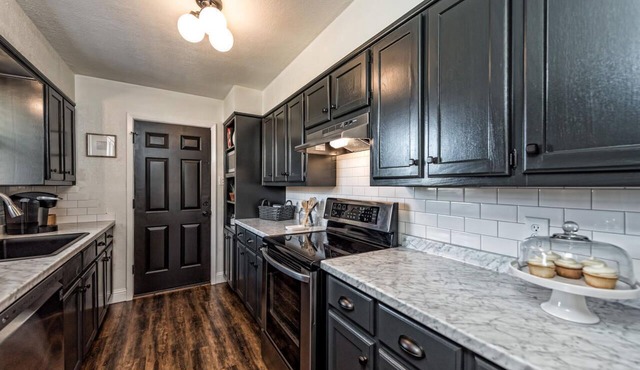 Located minutes from Baylor, Downtown Waco & I-35, stay with us!
