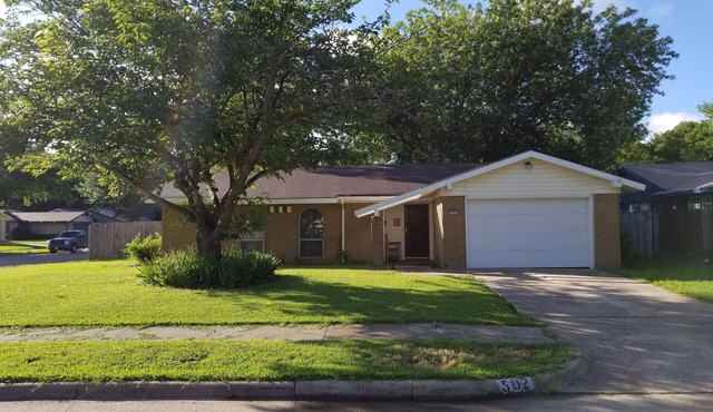 located near nature trail, mesquite rodeo, and downtown Dallas
