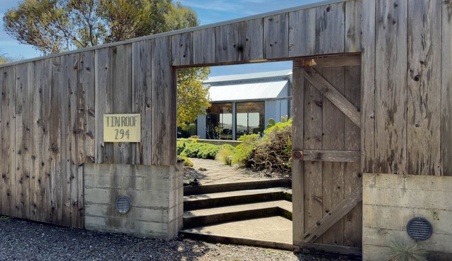 Located near Shell Beach and tidepools. Award-winning Obie Bowman design.