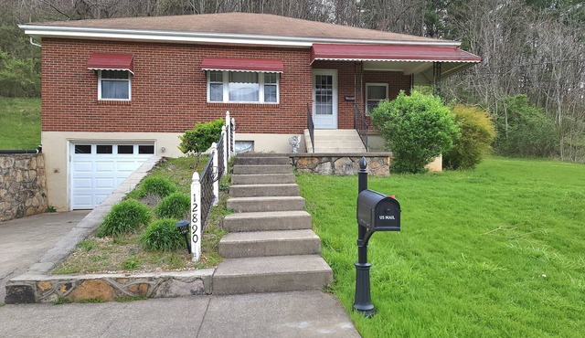 Located near the Appalachian Trail and Jefferson National Forest in Rocky Gap