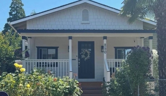 Located near wineries, tulip festival, outlets, Bauman’s Fram & state parks!