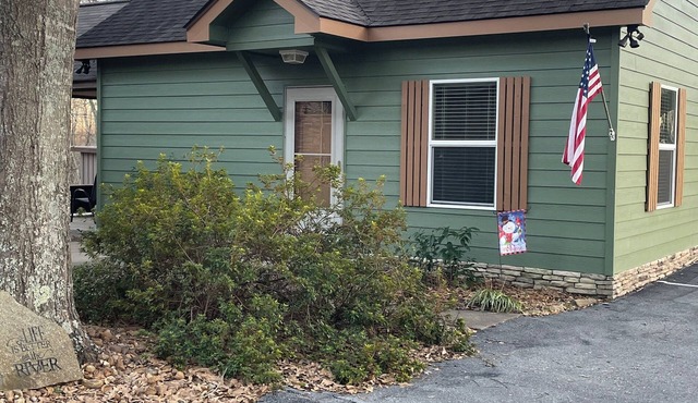 Located on Cow Shoals on the famous Little Red River, Cabin at Cow Shoals