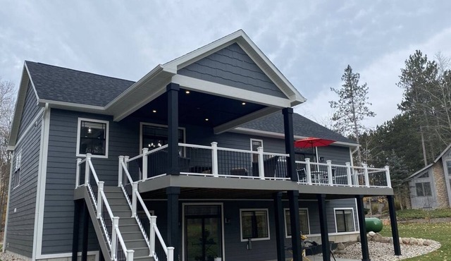 Located on the #7 Tee at the Bestie Valley Golf Course at Crystal Mountain