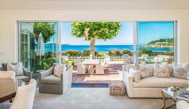 Located on the legendary 18th hole of the famed Pebble Beach Golf Course.