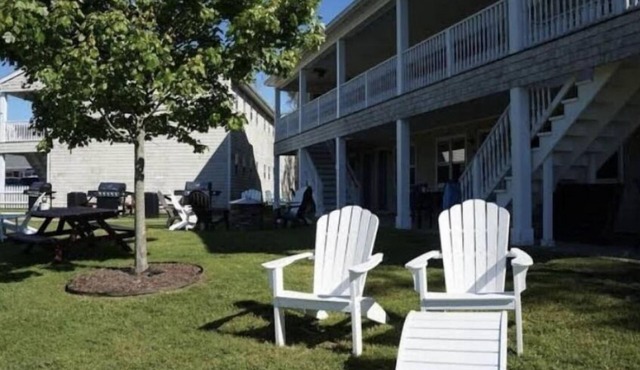 Located steps from Old Harbor and beaches nRestaurants and shops one block away.