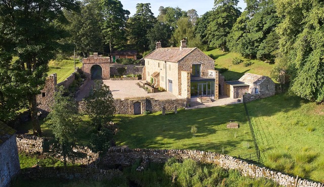 Located within the close proximity of Alston in Cumbria, The Old Buttress was renovated in 2021 and