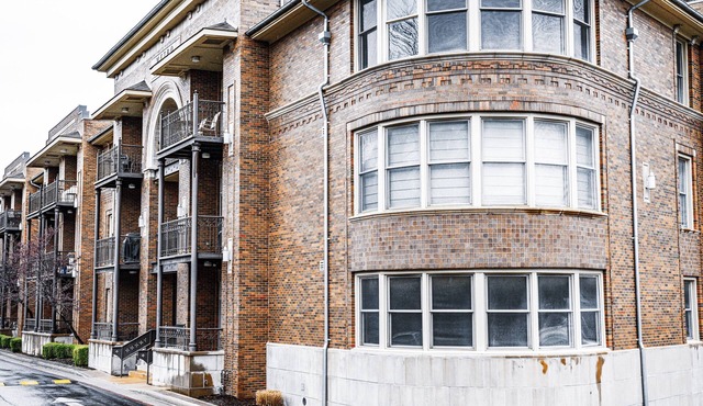 Located within the heart of the entertainment district! ADA ramp/parking on site