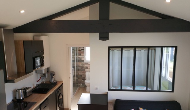 Location close to the ocean and all amenities