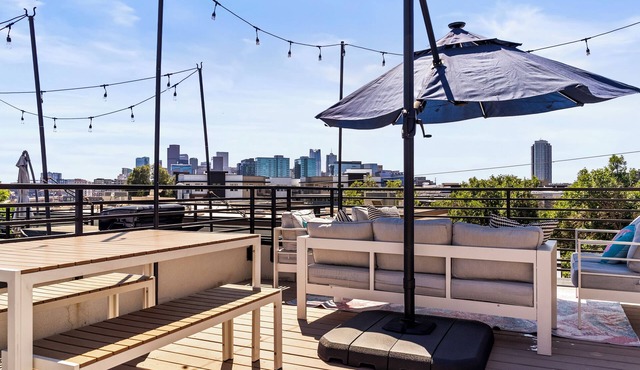 Location! 2 Bedroom Townhouse w/Rooftop Deck in LoHi