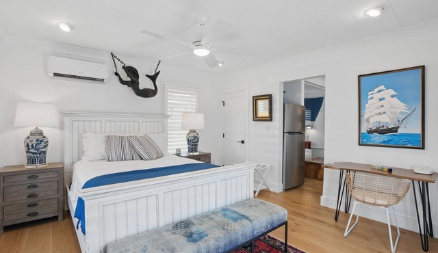 Location! A one bedroom cottage, 2 blocks from Gulf, and Old Naples.
