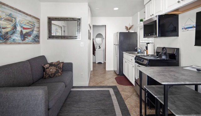 Location And Value! 1 Bedroom Water View Home - South Mission Beach