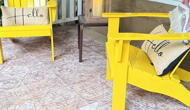 Location! Couples Getaway, Gals with Pals, Fine Linens, Beach, Bikes, Paddle B