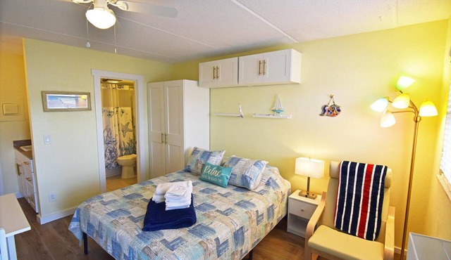 LOCATION! Cute Venice Villa 2 min walk to beach