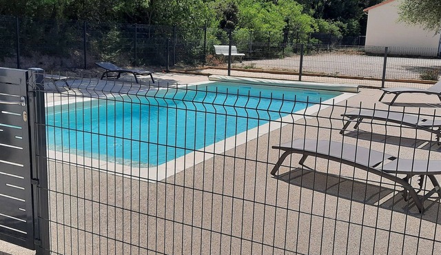 Location de Studio Meublé de Tourisme Avec Terrasse, Proche de Montélimar