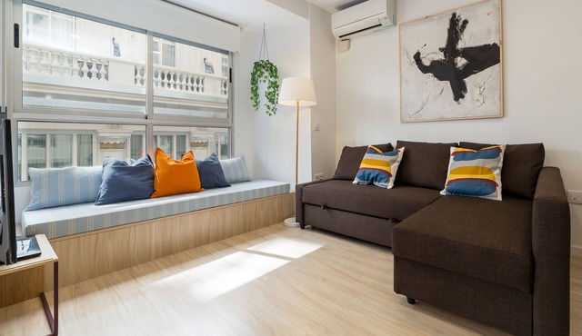 LOCATION, DESIGN, NEW BRAND, FRIENDLY HOSTS HELP TO ENJOY VALENCIA AS A LOCAL!