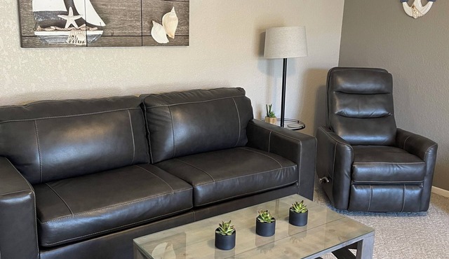 Location Location! Cute cozy condo! Close to everything!