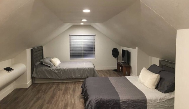 Location! Location! Charming home, walking distance to downtown, across from NAU