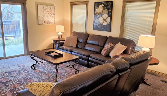 Location - Location! Easy access to Meridian, Boise, Nampa & Eagle.