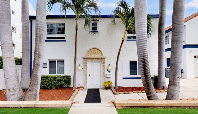 Location Location Location! In the Heart of South Beach.