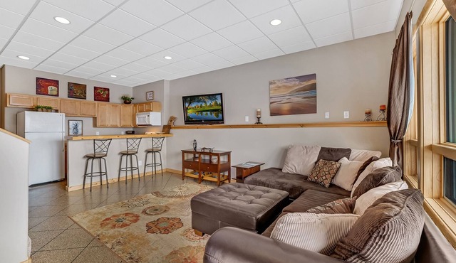 Location, Location, Location!!! - Very close to trails, Downtown and Bayfront