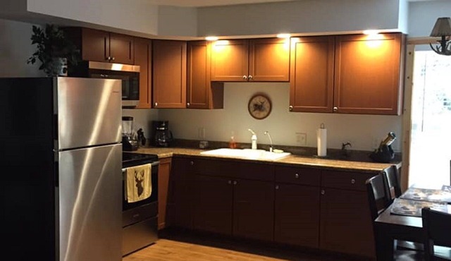 LOCATION - LOCATION - SNOWMOBILING, ICE FISHING & MUCH MORE, - GREAT GETAWAY